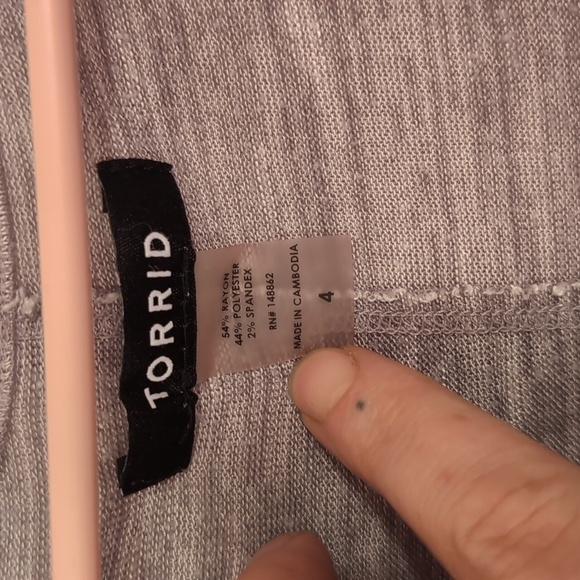 Torrid Grey Blue Ombre Scoop Neck Waterfall Hem Tunic Top Size 4 - Picture 2 of 4